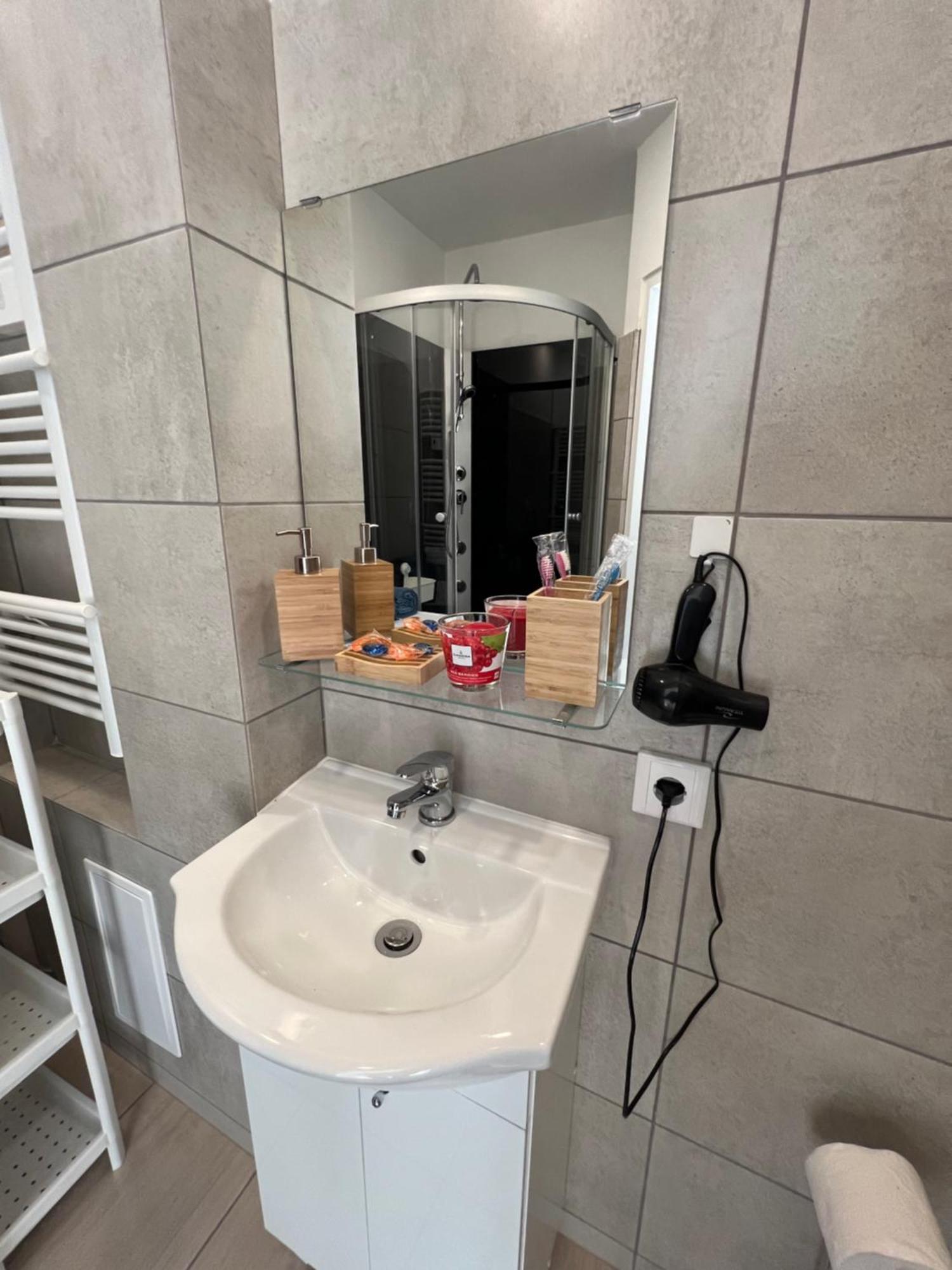 - Made In Switzerland Apartament *